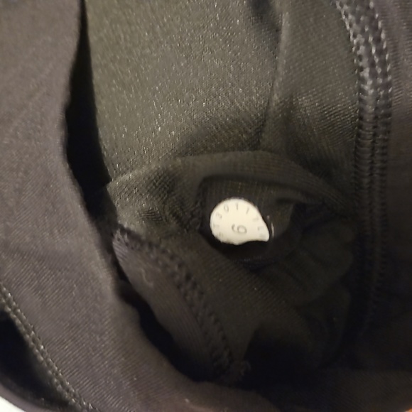 Lululemon High Neck Nulux Mesh Bra size 6 - Picture 3 of 3